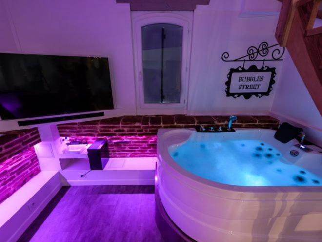 L'Antre Vue - Jacuzzi Au Chateau Belberaud Ngoại thất bức ảnh